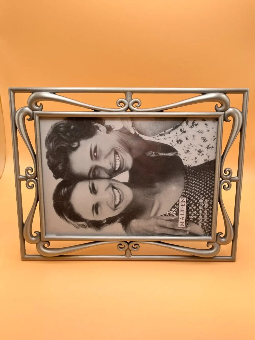 Malden 5x7 Picture Frame Metal Wire Scrollwork Free Standing Tabletop Regency